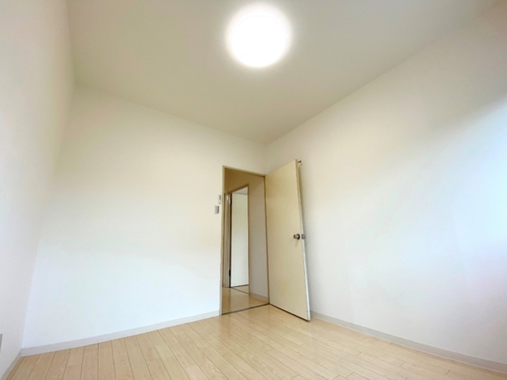 グランデール栄B棟 201号 洋室