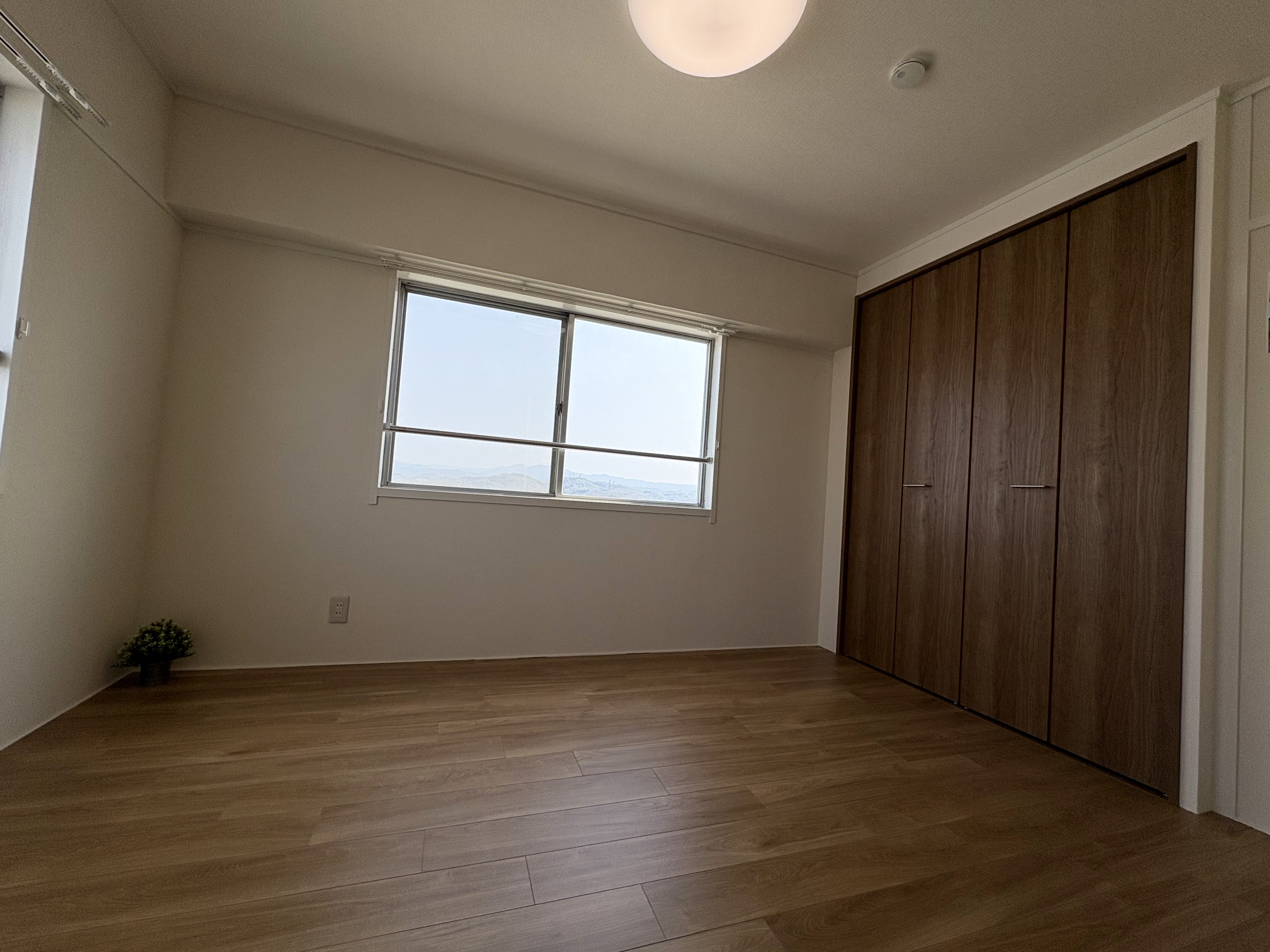 ホワイトシャトー豊田 洋室